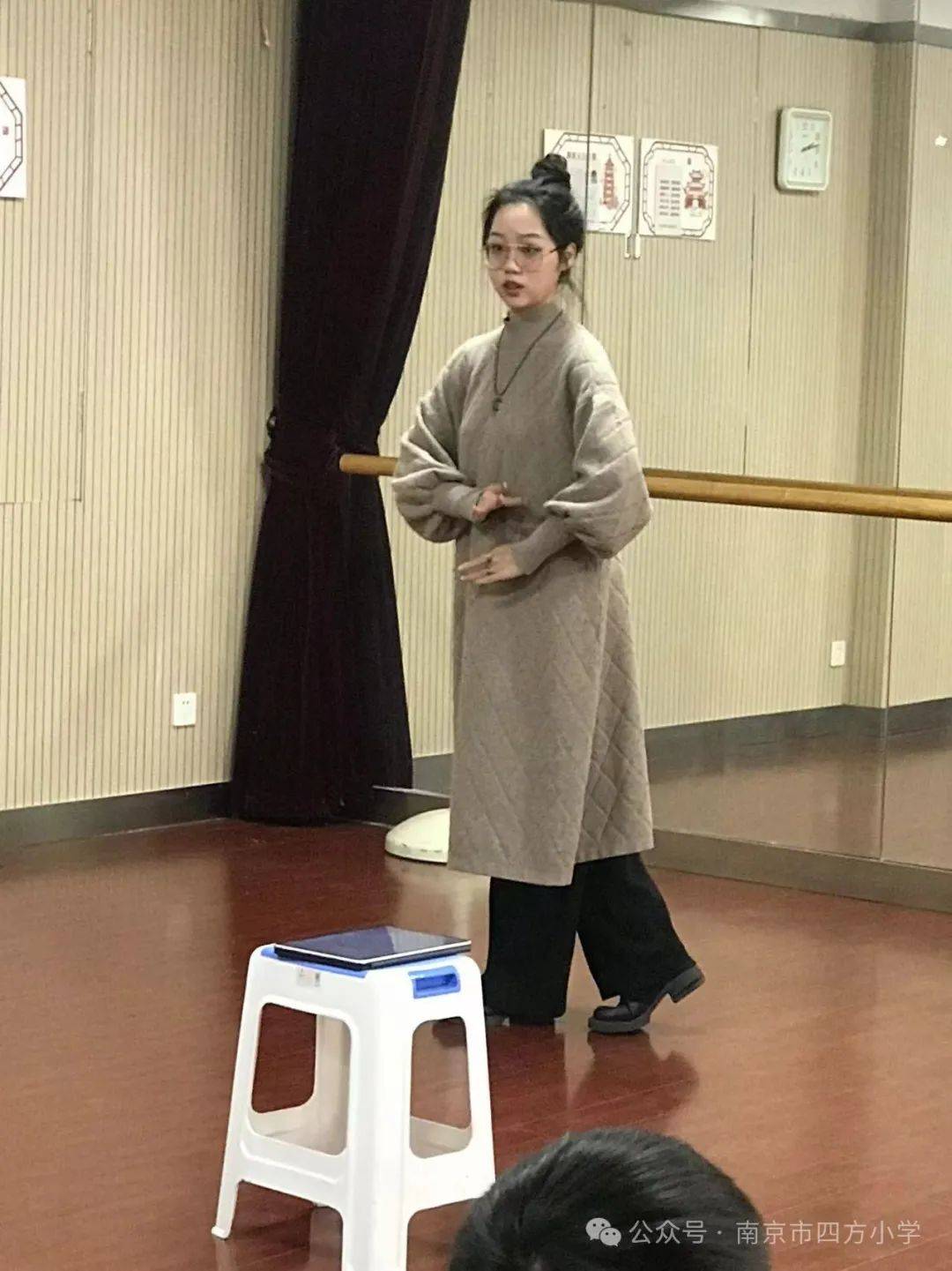 【七彩教育】红领巾寻访传统文化——越剧小课堂"耍花枪"_活动_戏曲