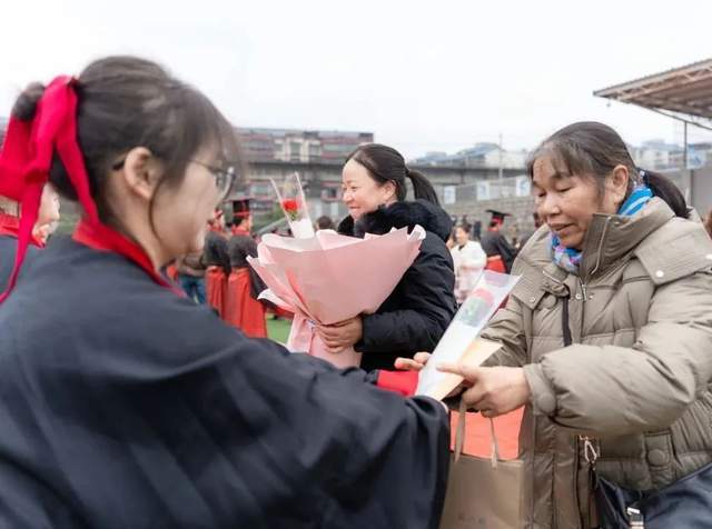 四川省旺苍东城中学高2021级集体成人冠笄礼暨百日誓师大会_学子_师长