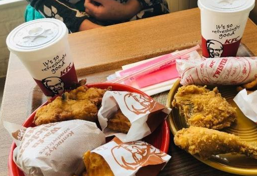 日本肯德基"新吃法"1人73元随便吃,网友:买家永远没有卖家精_食物