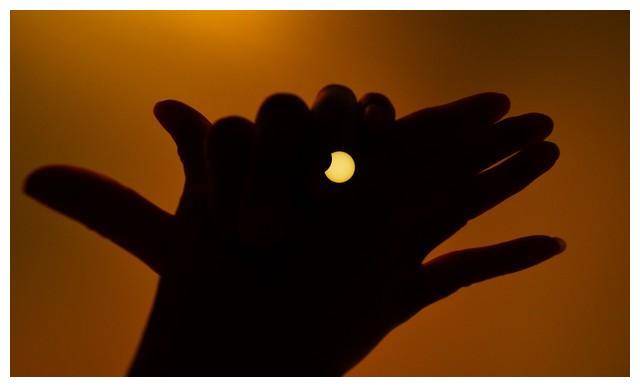 手影戏《西游记》:奇妙绝伦,手间魔幻世界.