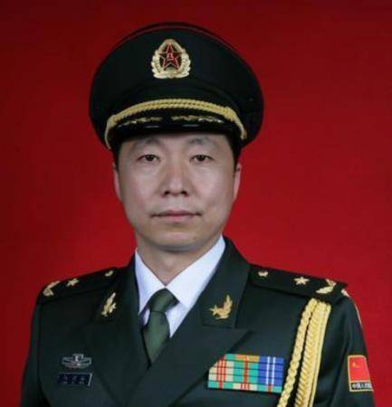 中国太空第一人,特级航天员,副军级杨利伟,如今近况怎样呢
