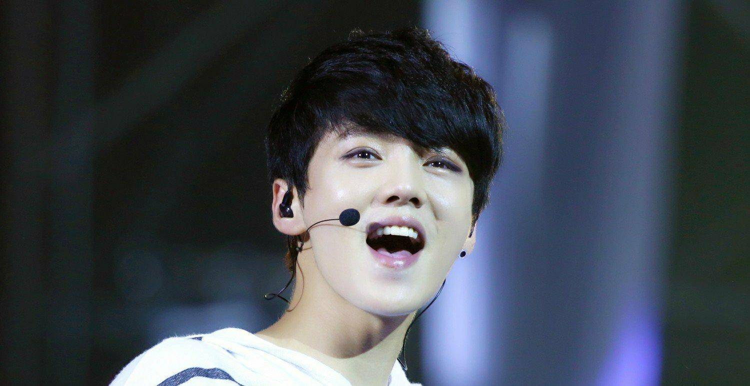 但是好在鹿晗在exo团队的时候,积攒下了很多的人气,即使是选择单飞