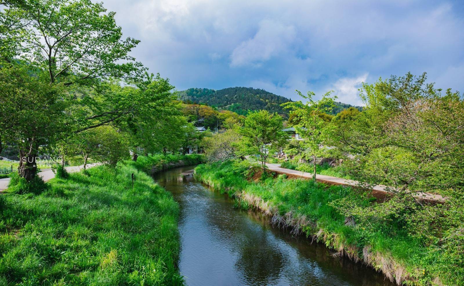 日本这个小景点挺美,有"日本九寨沟"之美誉,实景令人意外_富士山_池塘