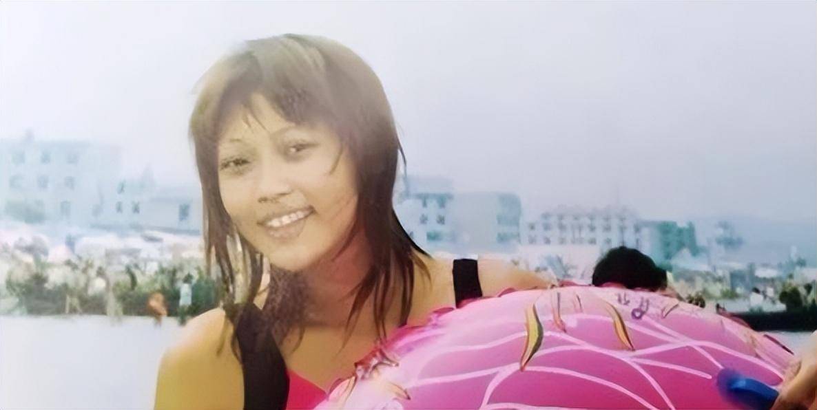 辽宁14岁女孩爱上整容,20年整容300次,花费高达400万_社会_教育_外貌