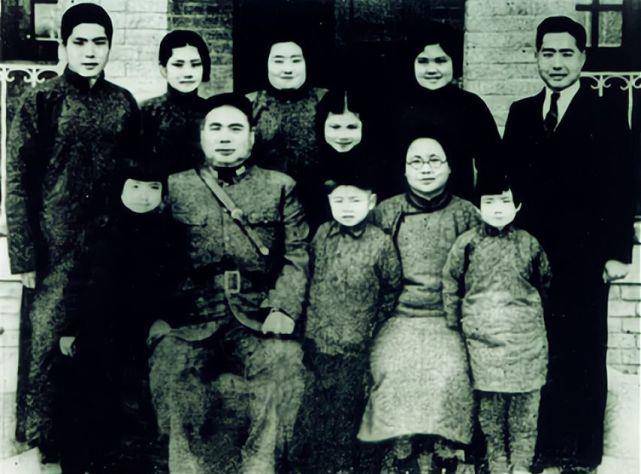 冯玉祥去世后,妻子李德全继承遗志为国奉献,儿子领队84年阅兵