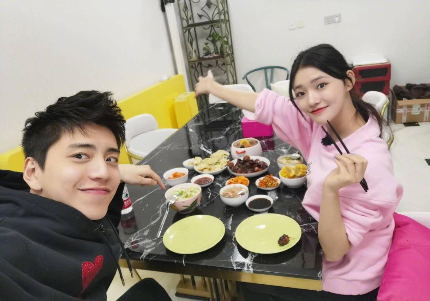 林允新家邀请王大陆做客,为他做一桌子菜,因戏结缘_张天_时候_节目