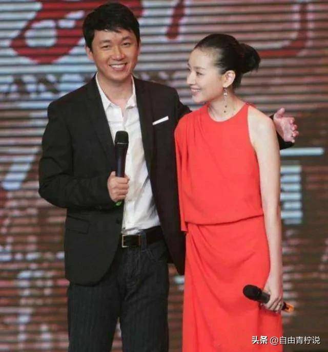 潘粤明"隔空示爱"董洁疑复婚,网友:好马不吃回头草_微博_王大治_回应