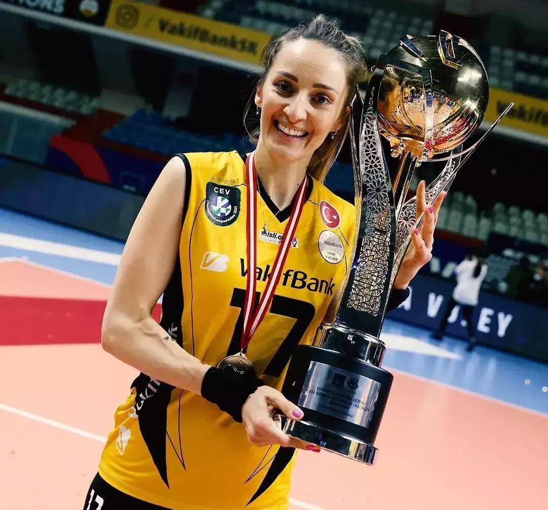 世界女排前七名二传排名如下. 中国二传也在名单之中,有望参加奥运会.