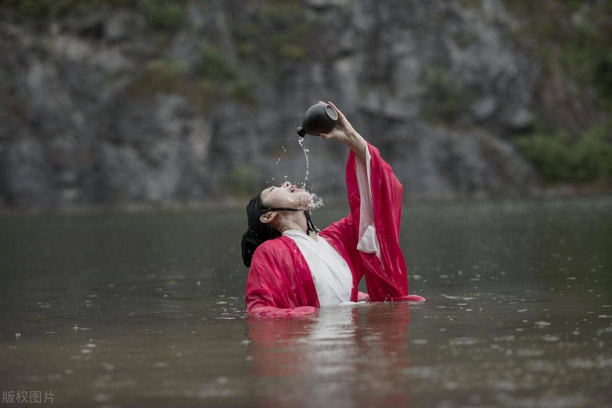 身在这样一个即便挥刀自残也无法脱颖而出,甚至可能平均分都不一定能