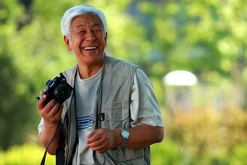 78岁演员张洪杰:3个子女轮流啃老,晚年却选择了另外一条路_人生_故事