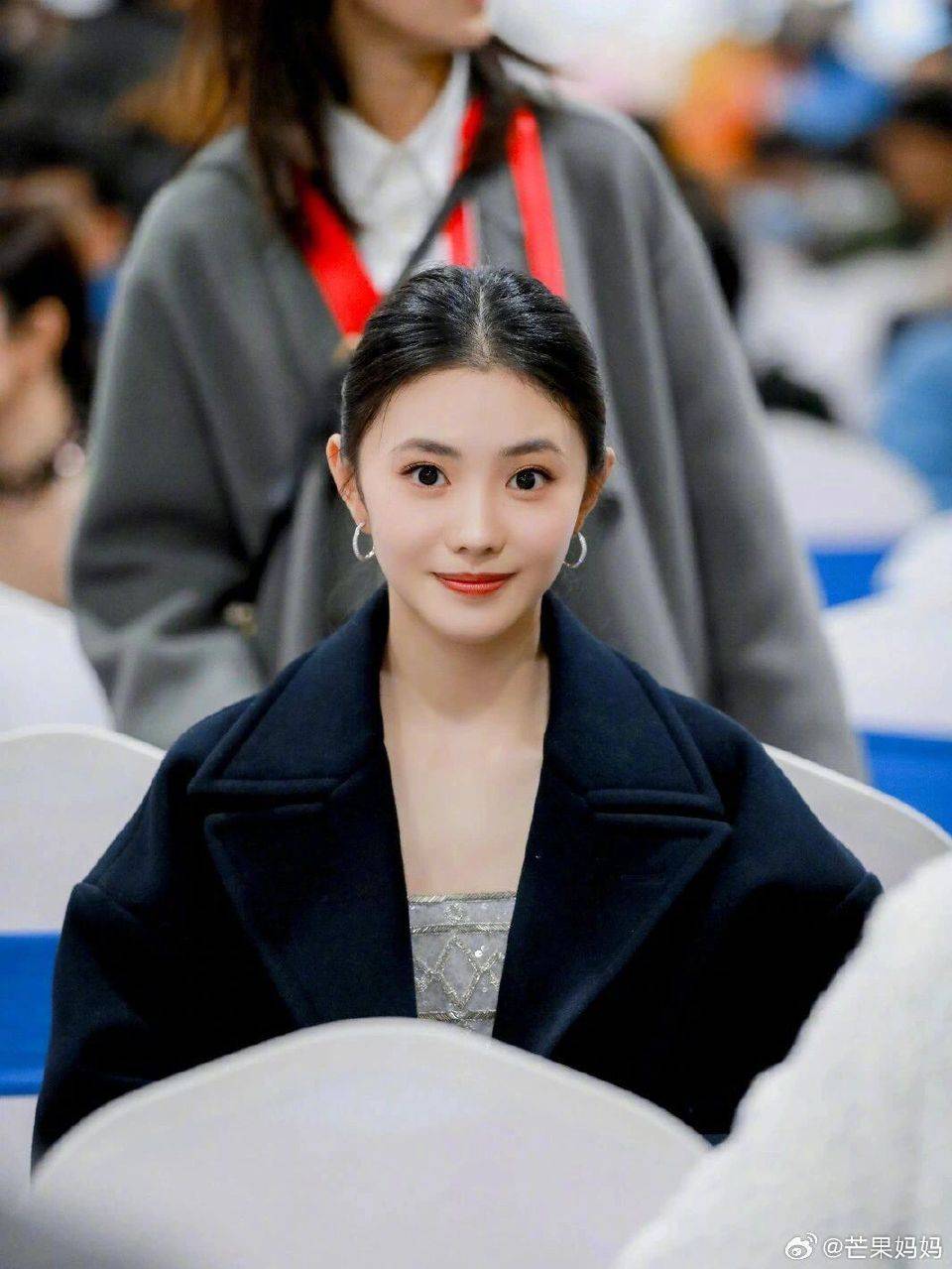 刘浩存被称古希腊掌管丸子头的神,网友搞笑创意无限_话题_回应_网络