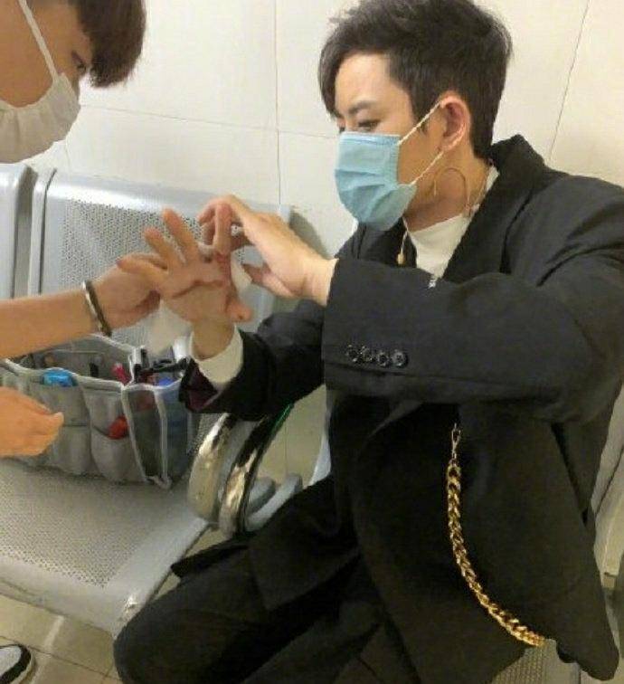 又一明星录制现场发生意外,发文:表演没做完,就见了