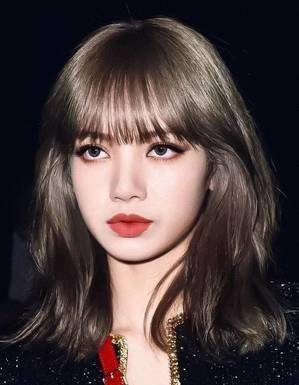 lisa肚皮和脖子色差对比明显,真实肤色这回瞒不住了_舞蹈_网友