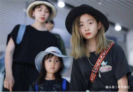 李亚鹏再婚生子后,16岁李嫣一反常态,晒泳衣又秀大时尚照片_王菲_父母