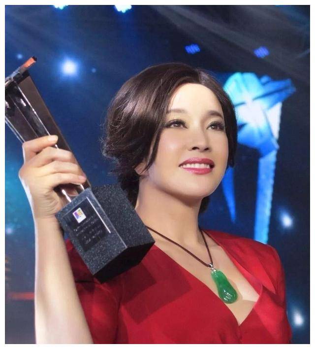 张金玲生子遭遗弃,证实刘晓庆所言不假,终放下戏剧人生.