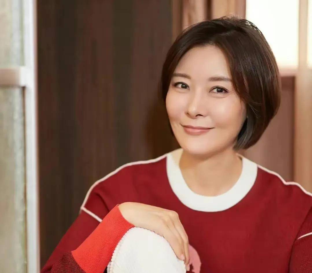 历经4段感情,归来仍是单身,51岁的柯蓝究竟在追求什么?