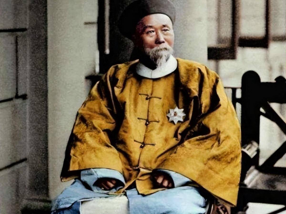 名臣左宗棠墓地:77年被炸毁,尸体散发幽香,陪葬遗物