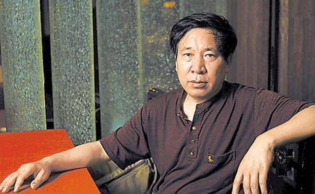 无奈之下,阎连科甚至写了《速求共眠》来诠释自己的个性,因为书中的
