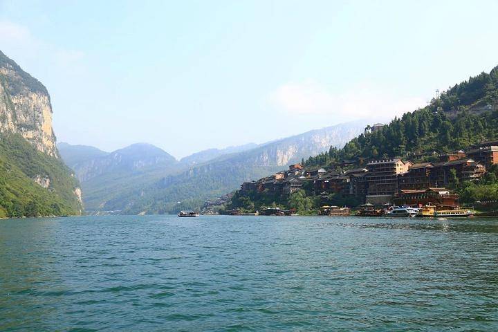 石刻群分北山,南山和宝顶山.