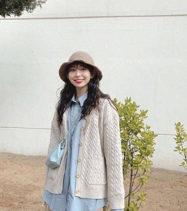 初春想做个甜美girl,想穿出活力少女感,这样搭配就对了_白色_粉色