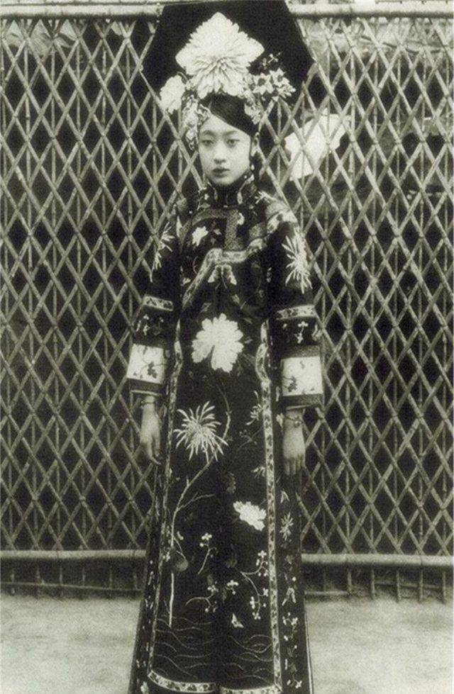 最后一幅图,末代皇帝溥仪的淑妃_来源_图片_文章