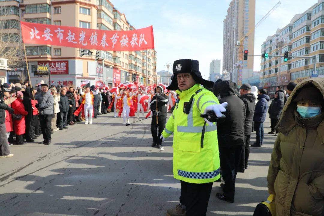 点亮平安灯 元宵"警"色浓——北安公安圆满完成元宵节安保工作