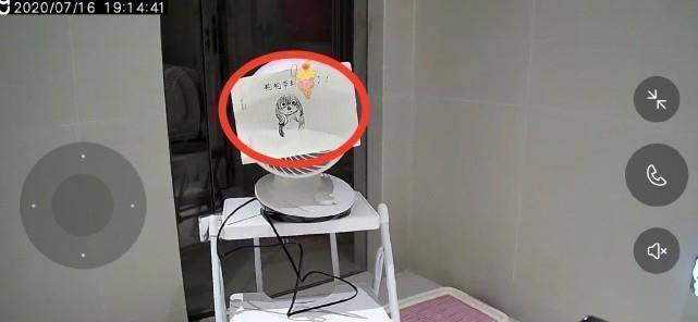 就连江疏影配的表情都是非常可爱又调皮的.