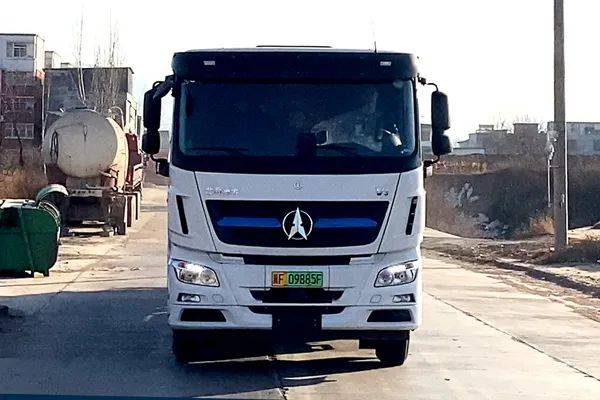 李韶博:北奔重卡高效出勤 短途接驳大显神通 | 卡车之友网_牵引车