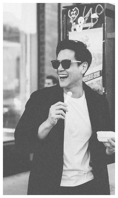 彭于晏42岁神秘日本行踪副驾曝光神秘靓丽女子引发猜测