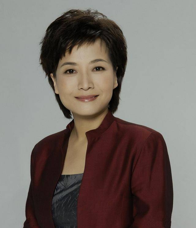 何红梅_播音_康熙