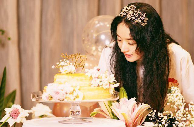 原创冯绍峰为赵丽颖庆生太卑微首个发祝福的男星晒照却感动粉丝