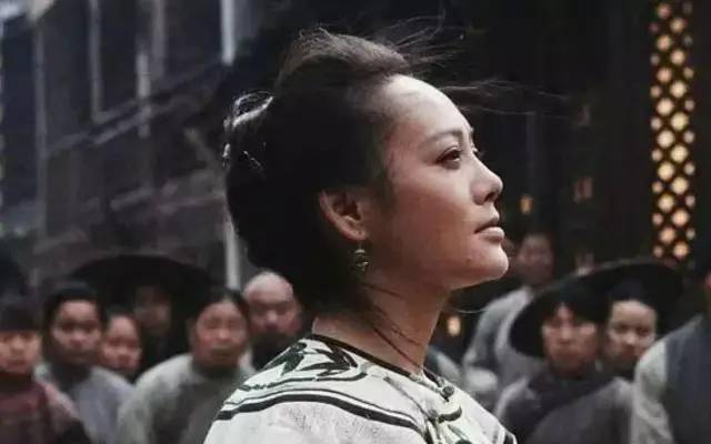 愤怒至极,连夜面见浙江巡抚张曾扬,得到了将秋瑾就地正法的手谕后