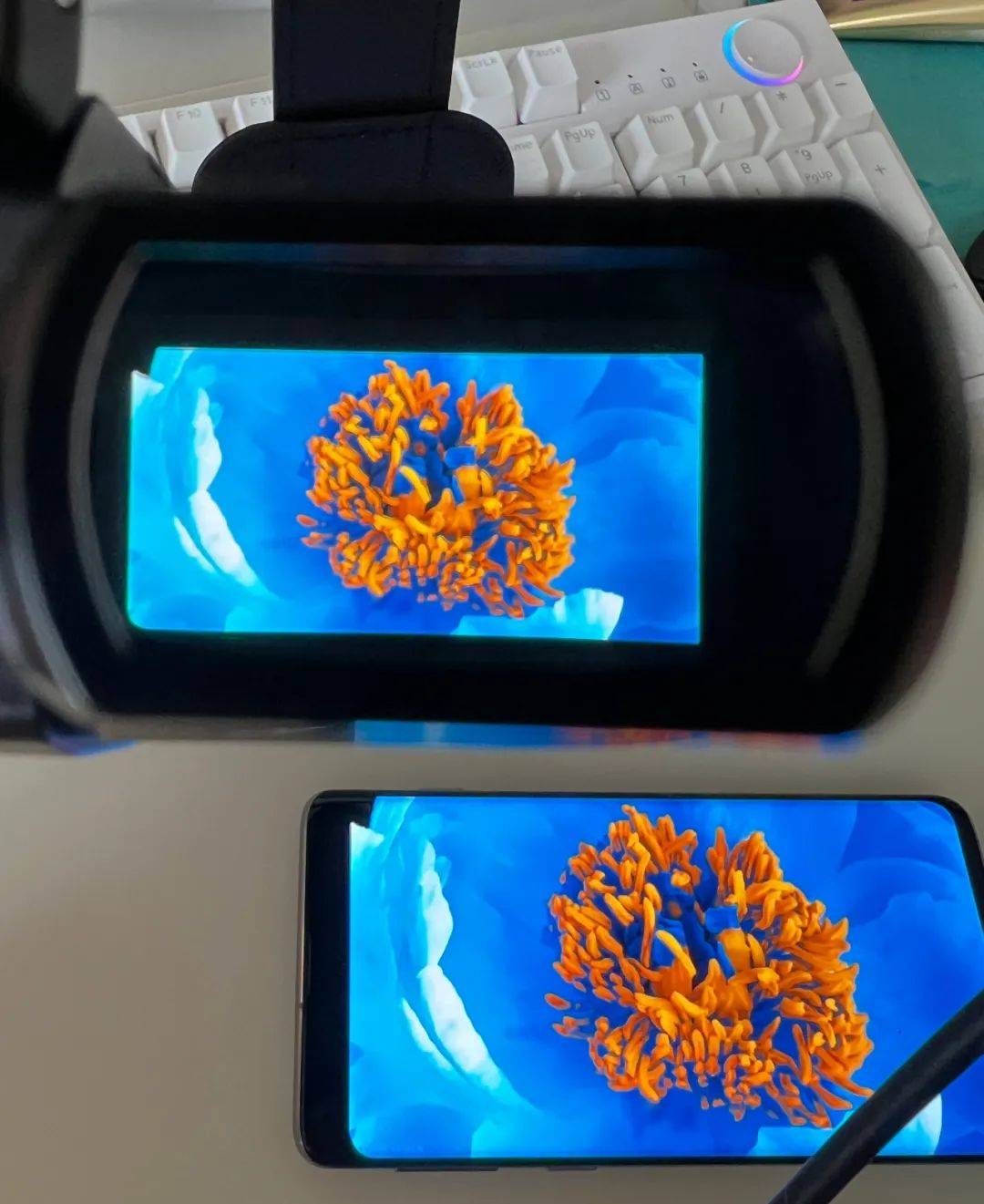 的差别,无论是亮部还是暗部的细节都做到跟手机屏幕展示的效果类似,这