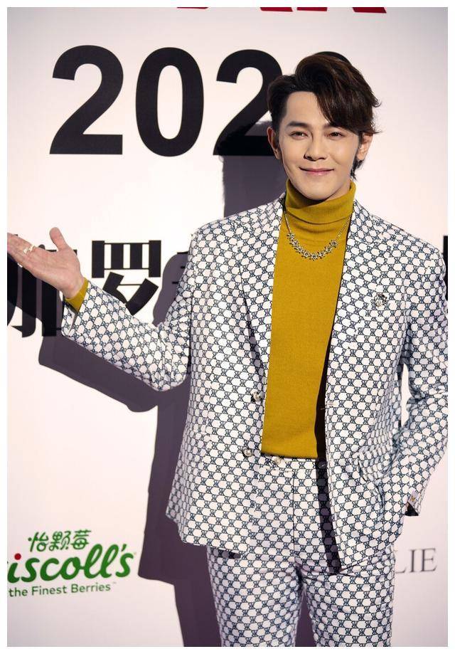 炎亚纶否认对汪东城有感情,呼吁网友停止以性取向攻击对方_回应_评论