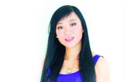 但消沉的日子过去后,王佳逐渐对何嘉文感到不满,她认为何嘉文不过是小