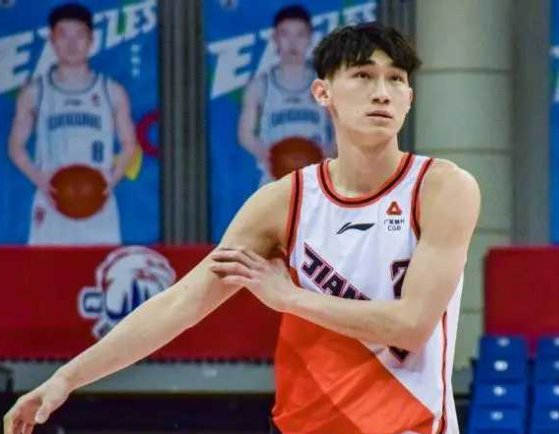 马剑豪或将成为江苏男篮的基石. 团队需要耐心,试错的成本不能少.