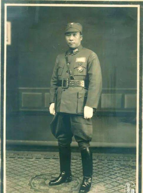 她为杨虎城守寡半辈子,抚育他的6名儿女,非烈士却葬