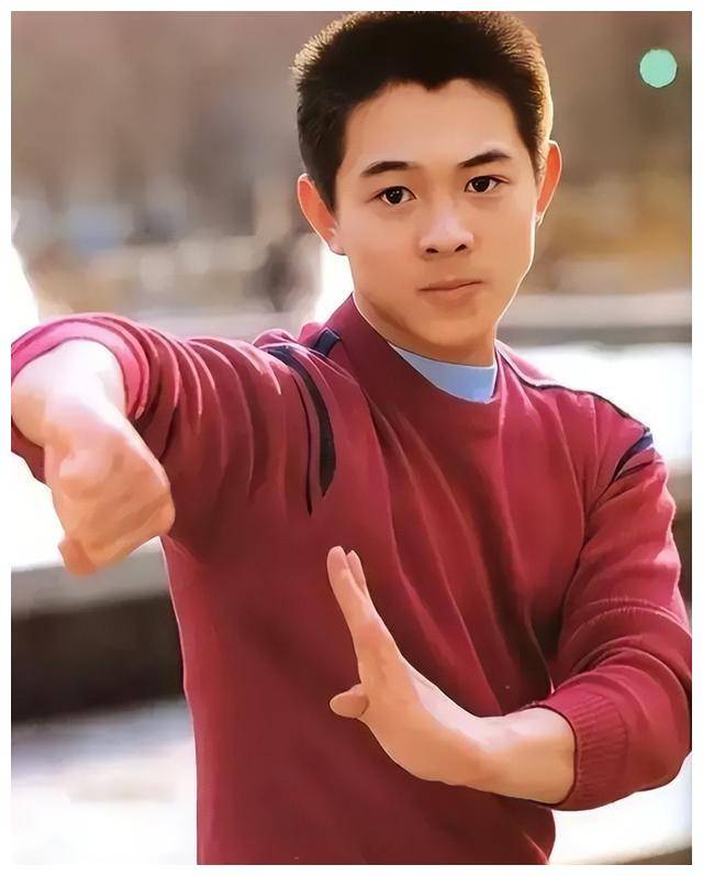 李连杰:从简后事,无需立碑也无需举行丧事,树葬海葬皆可_黄秋燕_人生