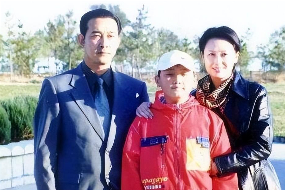 或许妻子是懂他的,知道樊志起最在意什么,也知道生活中的樊志起一直是