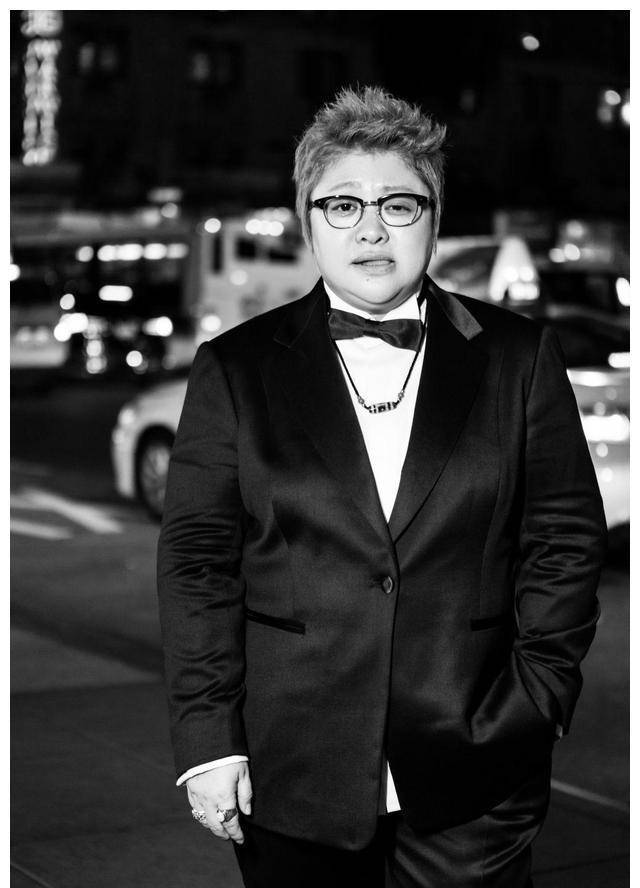 原创韩红的传奇经历全都是泪水交织唯有儿子韩厚厚能让她笑出来