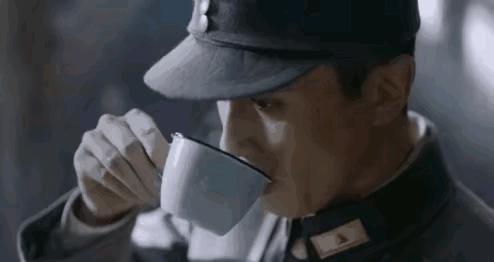 原创裤裆里藏雷战场抽雪茄包子变炸弹这些抗战剧的导演是真离谱