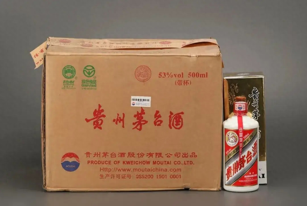 粮香,酒香,糟香明显,与酒精勾兑的酒有明显的区别.