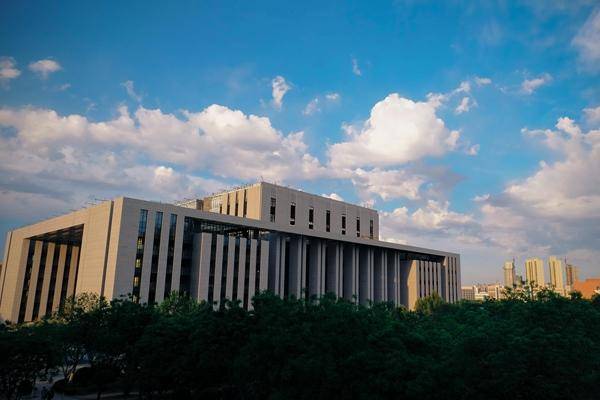 如今兰理工的整体实力排名位列甘肃省高校前四,与兰州交大伯仲之间