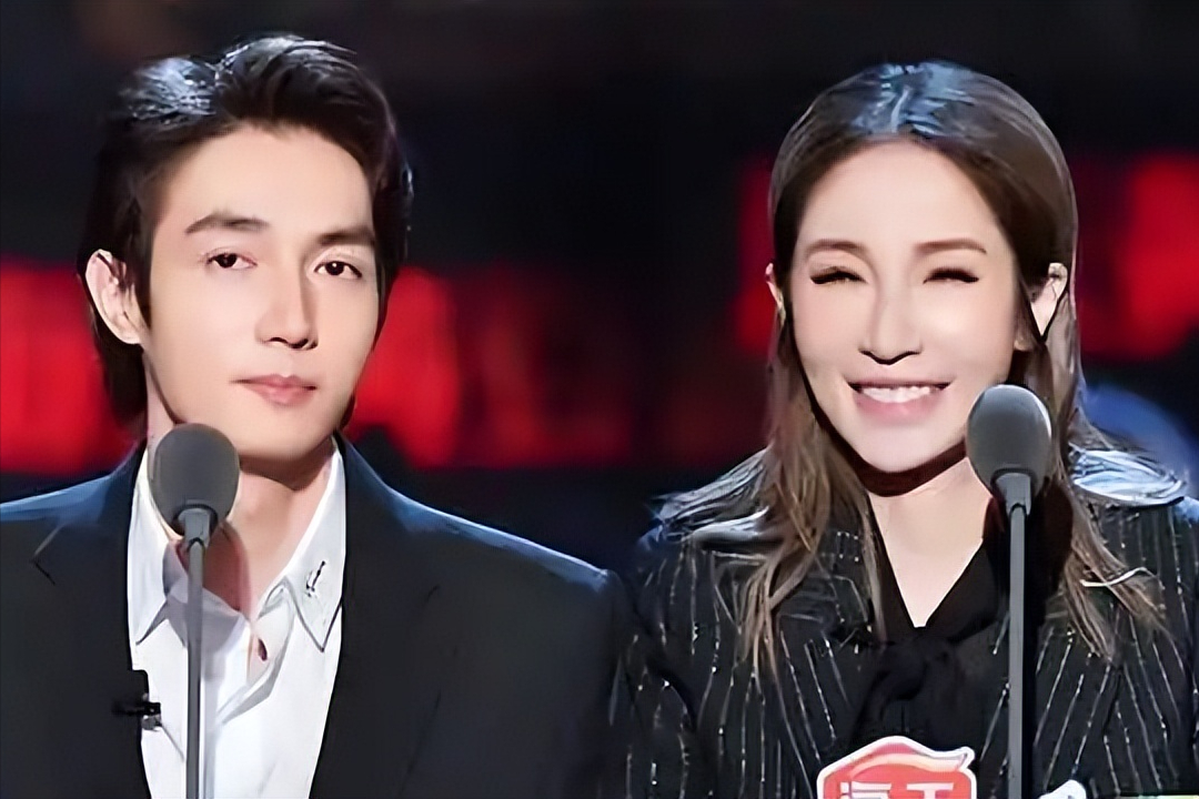 交往15任小鲜肉,44岁的萧亚轩现在看起来又老又虚_感情_网友_王阳明