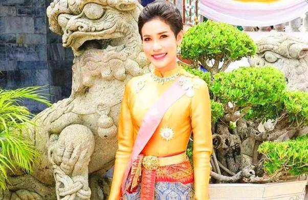 泰国王妃上任86天被废,贵妃位还没坐热乎就下台,看她做了啥好事_尼娜