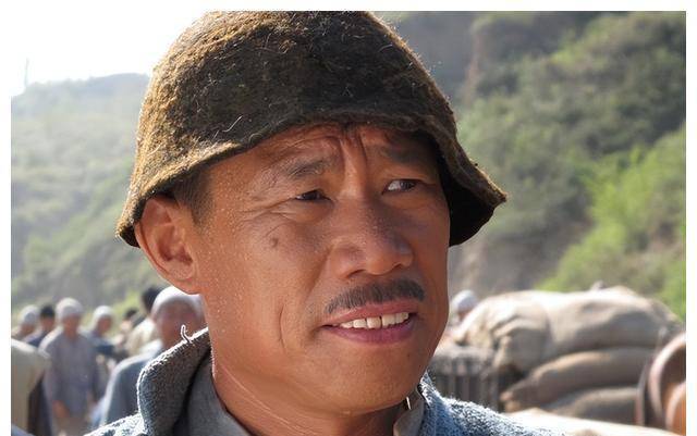 原创剧组太穷北漂司机杨清文被迫客串凭亮剑一炮而红