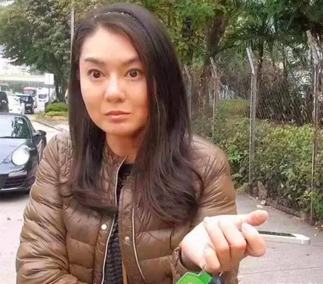 原创李绮红晒近照自然衰老好真实这些港姐变化大到都认不出来了