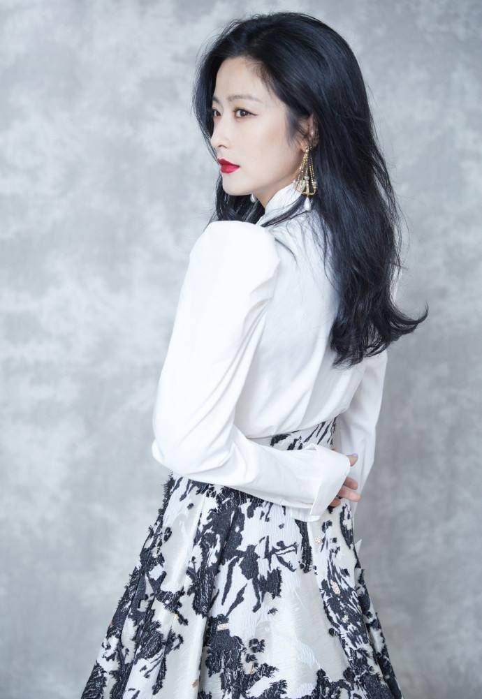 原创演员徐百慧女知青专业户出道18年0绯闻38岁未婚未育很幸福