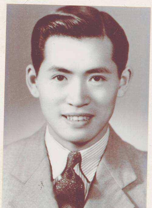 她遇到了年少时常常和弟弟张宗和一起唱戏的顾传玠.