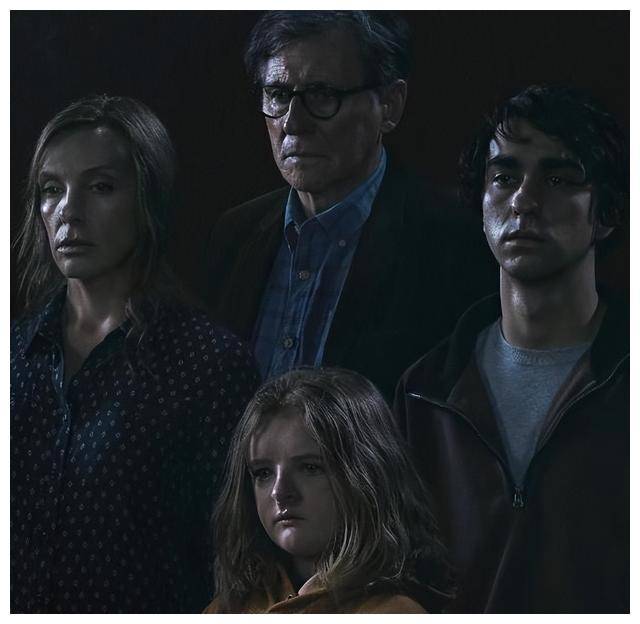 通过这些电影,我们或许可以更深刻地理解信仰与恐惧之间微妙的关系